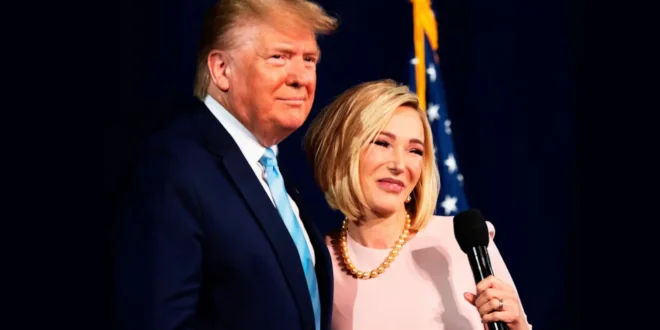 Heresia: pastora ligada a Trump o compara a Jesus