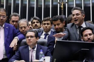 Motta enterra PL da Misoginia em acordo às portas fechadas; bolsonaristas celebram