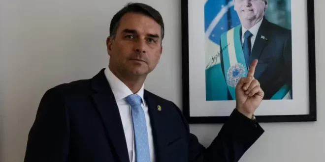 Flávio Bolsonaro: o herdeiro do caos