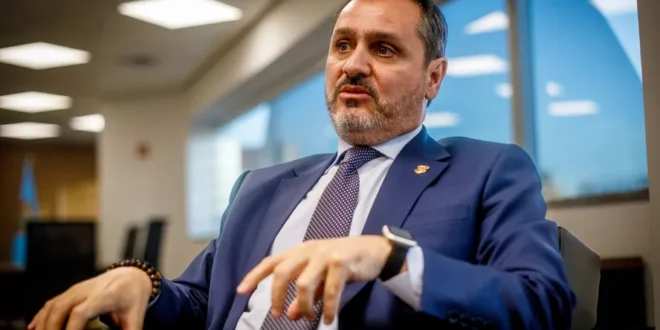 Tchau bello: Diretor da PF retira credenciais de agente dos EUA no Brasil