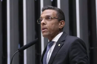 'Bolsonaro é responsável pela quadrilha que acabou com o Rio', aponta Otoni de Paula