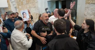 Prática da extrema direita é a mesma no mundo todo: apoiadores de Netanyahu tentam invadir Suprema Corte de Israel