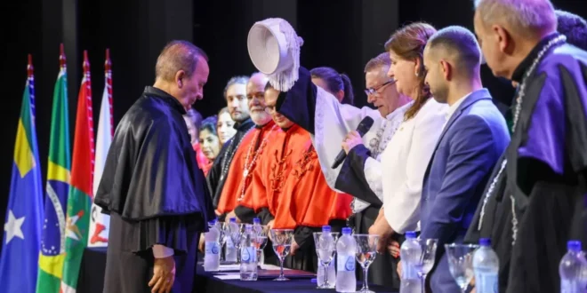 É a extrema direita, estúpido: Universidades particulares que homenagearam governador ganharam R$ 890 milhões de SC
