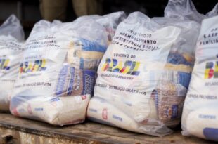 Governadora Mailza acompanha chegada de cestas básicas para famílias atingidas pela cheia