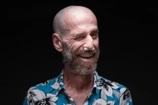 Com câncer terminal, homem planeja o próprio velório ainda em vida: “Não vou faltar”