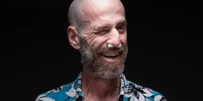 Com câncer terminal, homem planeja o próprio velório ainda em vida: “Não vou faltar”