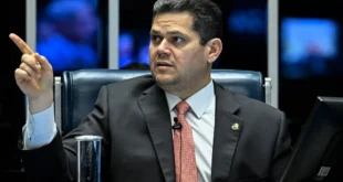 Firula: não adianta comemorar a redução da pena de Bolsonaro aprovada na Câmara, a palavra final é do STF