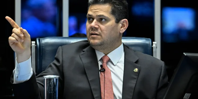 Firula: não adianta comemorar a redução da pena de Bolsonaro aprovada na Câmara, a palavra final é do STF