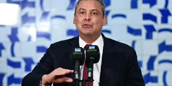 Lindbergh aciona STF contra derrubada de veto de Lula ao PL da Dosimetria