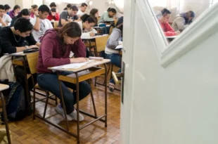 Projeto torna filosofia e sociologia obrigatórias no novo ensino médio
