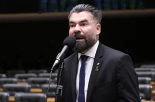 Bang bang: Delegado Caveira propõe porte de arma para servidores do Procon