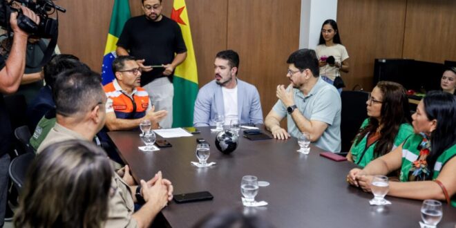 Governo decreta situação de emergência em seis cidades do Acre atingidas pela cheia dos rios
