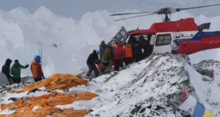 Guias são suspeitos de envenenar alpinistas no Everest para receber seguro fraudado