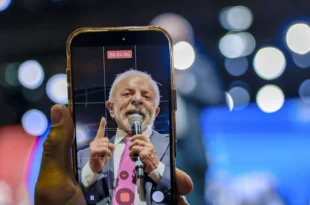 Lula tem projeto nacional de desenvolvimento sustentável soberano com justiça social. A direita, uma bolha de fake news