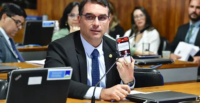 AI-5 do projeto de ditador: Flávio Bolsonaro tenta censurar usuários do X
