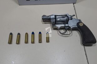 Lili Carabina: mulher é presa com arma de fogo durante ação da PM