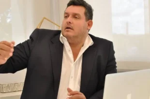 Marqueteiro de Flávio Bolsonaro recebeu R$ 650 mil por campanha do Master de ataques ao BC
