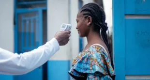 Sem vacina e sem tratamento: Ebola se espalha e OMS emite alerta de emergência internacional