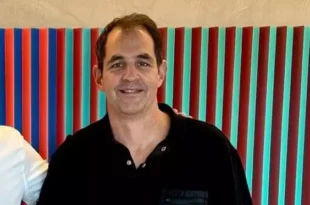 Saiba quem é o empresário que manda no futebol brasileiro e decide quem é convocado