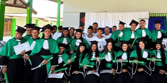 Festa no interior: 94 jovens concluem cursos profissionalizantes em Rodrigues Alves