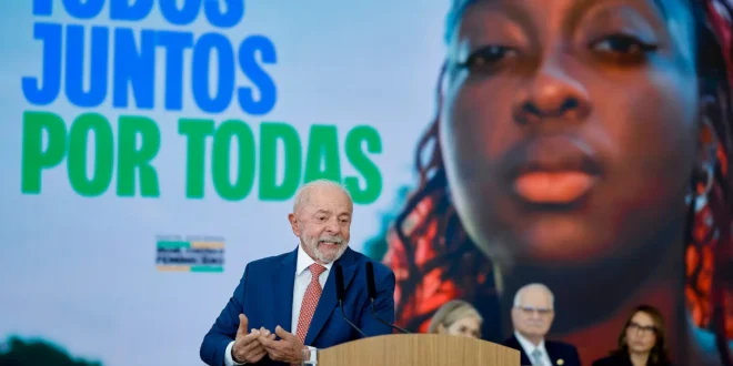 Lula assina decretos para responsabilizar big techs e proteger mulheres nas redes