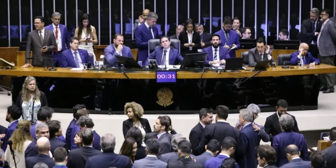 Zero surpresa: Transparência Internacional diz que Câmara premia irregularidades e favorece desinformação
