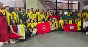 46 jovens ligados a movimentos sociais se formaram em medicina na Venezuela e voltam ao Brasil