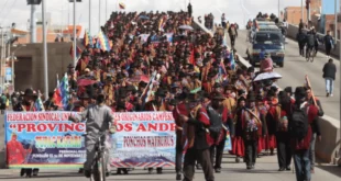 Bolívia em ebulição: protestos contra governo de extrema-direita cercam La Paz