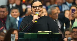 A coragem da pastora Helena Raquel versus a covardia e o ódio de Malafaia