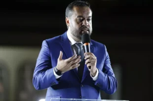 PF indica que Claudio Castro usou R$ 3,6 bilhões dos aposentados do RJ para investir no Master