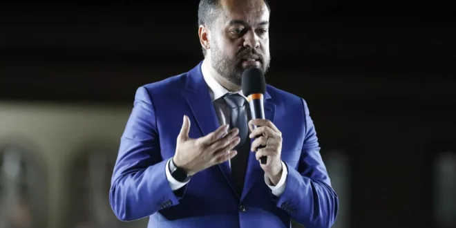 PF indica que Claudio Castro usou R$ 3,6 bilhões dos aposentados do RJ para investir no Master