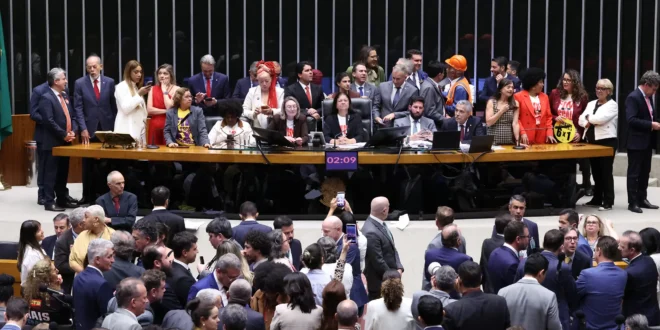 Câmara atropela 6×1 e empurra ao Senado o risco de virar ‘inimigo do povo’