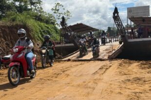Governo restabelece travessia gratuita por balsa entre Cruzeiro do Sul e Rodrigues Alves