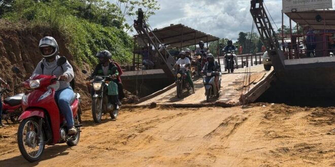 Governo restabelece travessia gratuita por balsa entre Cruzeiro do Sul e Rodrigues Alves