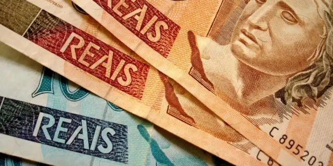 Quanto custa viver dignamente no Brasil? Estudo calcula salários necessários por região