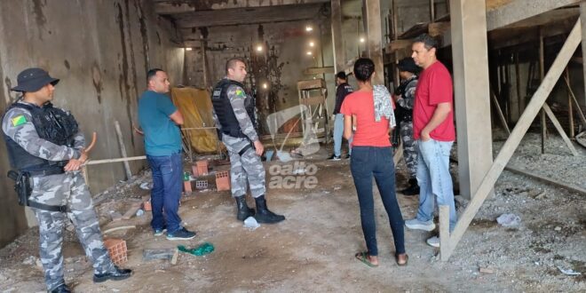 Violência no interior: corpo de jovem é encontrado em canteiro de obras com sinais de espancamento