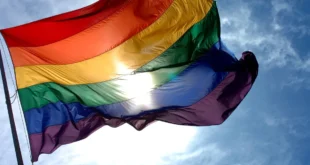 Médico é internado em clínica à força após revelar ser gay
