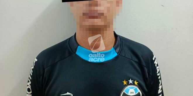 Professor de escolinha de futebol é preso por exploração sexual virtual de adolescentes