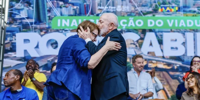 “No Brasil não há alternativa. É Lula ou a barbárie”, diz Margarida Salomão