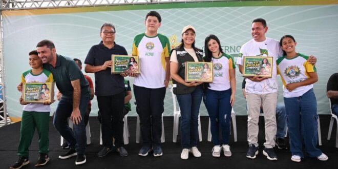 Percorrendo o Acre: Governadora Mailza realiza entregas em Sena Madureira nesta terça