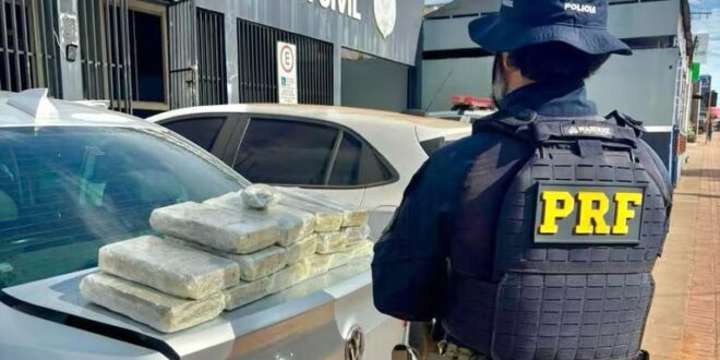 Casal sai da fronteira com a Bolívia com carro recheado de skunk para cair nas mãos da polícia em Senador Guiomard
