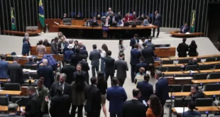 Sensacionalista: Deputados 3×4 querem votar contra 6×1