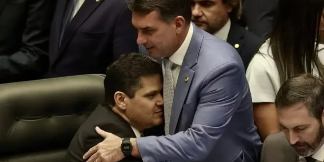 Alcolumbre é o Arthur Lira do Senado