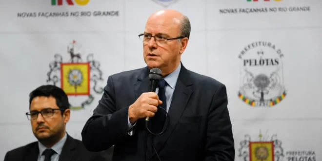 O estranho caso do emedebista que pediu licença para ser bolsonarista