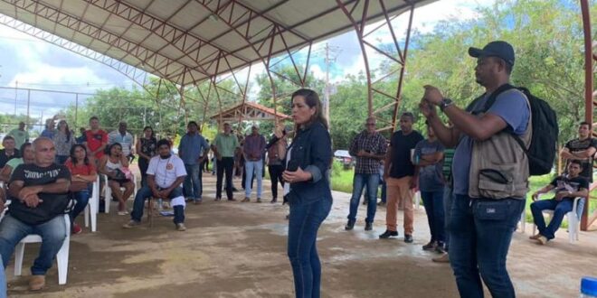 Mara Rocha mostra como conseguiu melhorar a vida de milhares de produtores rurais