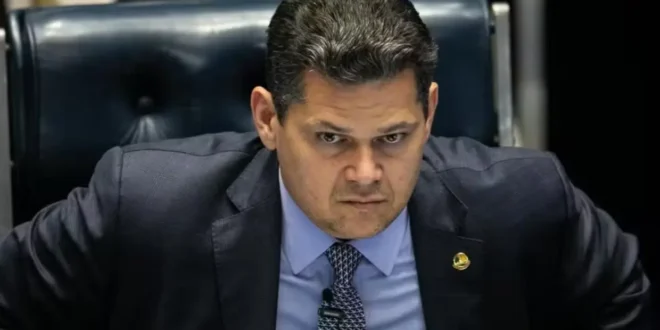 Apareceu o Margarido: Davi Alcolumbre é acusado de ter recebido R$ 155 milhões por apoio ao Master