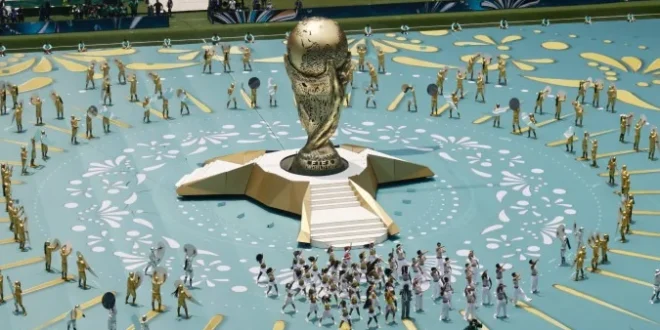 Enquanto a bola rola, o mundo arde