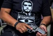 PM apreende arma de fogo de Bolsonaro em blitz e sargento ex-GSI é detido