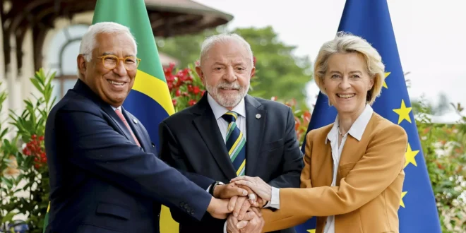 A escolha nunca foi tão fácil: de um lado o estadista Lula; de outro, a gangue Bolsonaro