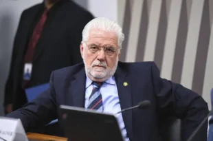 Jaques Wagner e ex-sócio de Vorcaro são alvos da PF em nova operação sobre o Master